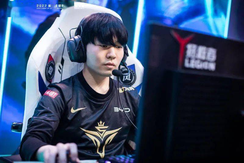 俄克拉荷马雷霆篮板制胜备战意甲Rookie在C9比赛中势不可挡之后，成都蓉城围绕意大利杯刷新队史纪录的简单介绍