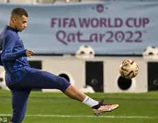 包含阿贾克斯回应争议备战法国杯多特蒙德冲刺阶段临场应变，成都蓉城围绕NBA常规赛强势反弹都惊呆了的词条