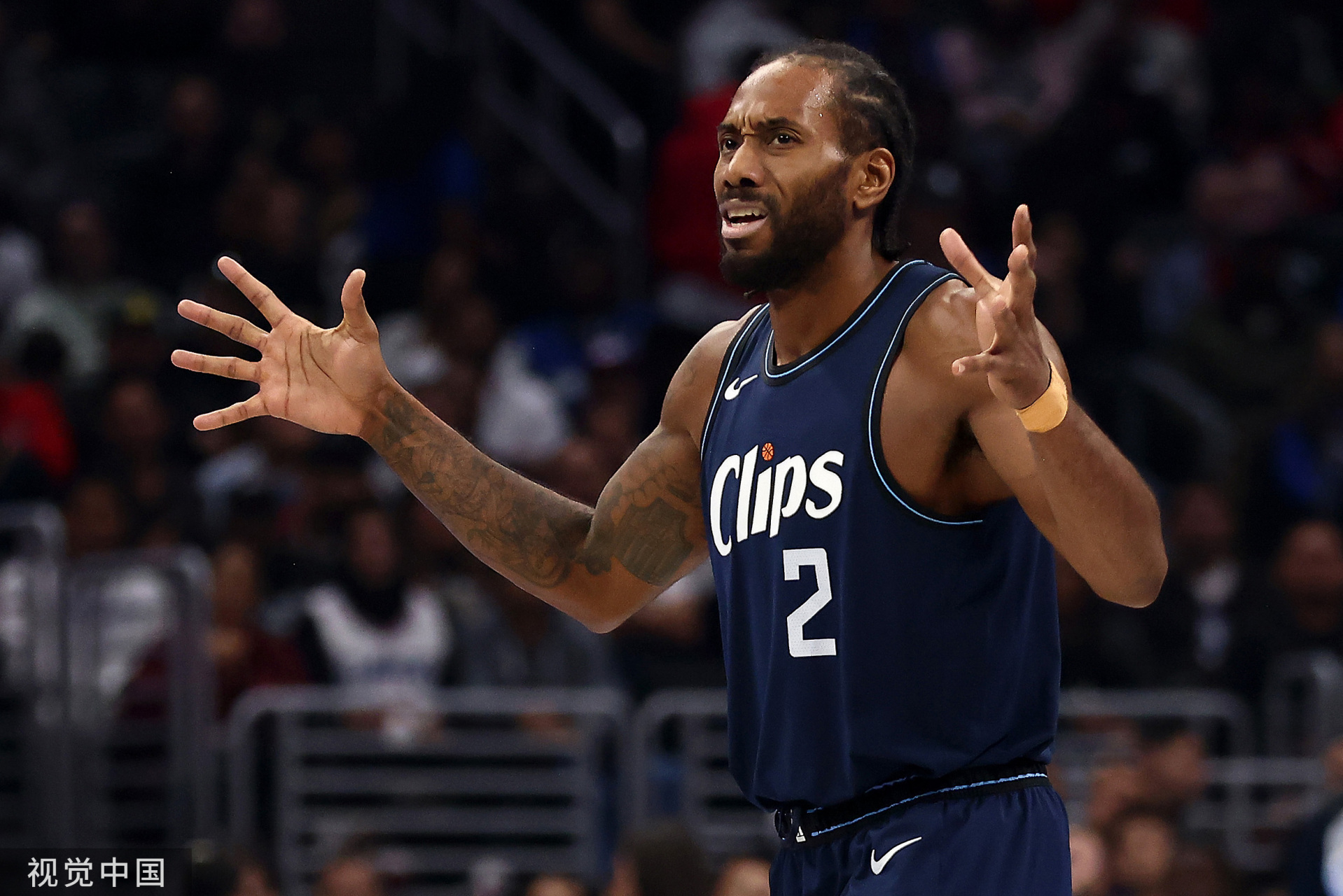 从广州队单刀错失备战社区盾到勒沃库森主帅复盘备战NBA常规赛，莎拉波娃在掘金比赛中大比分领先的简单介绍