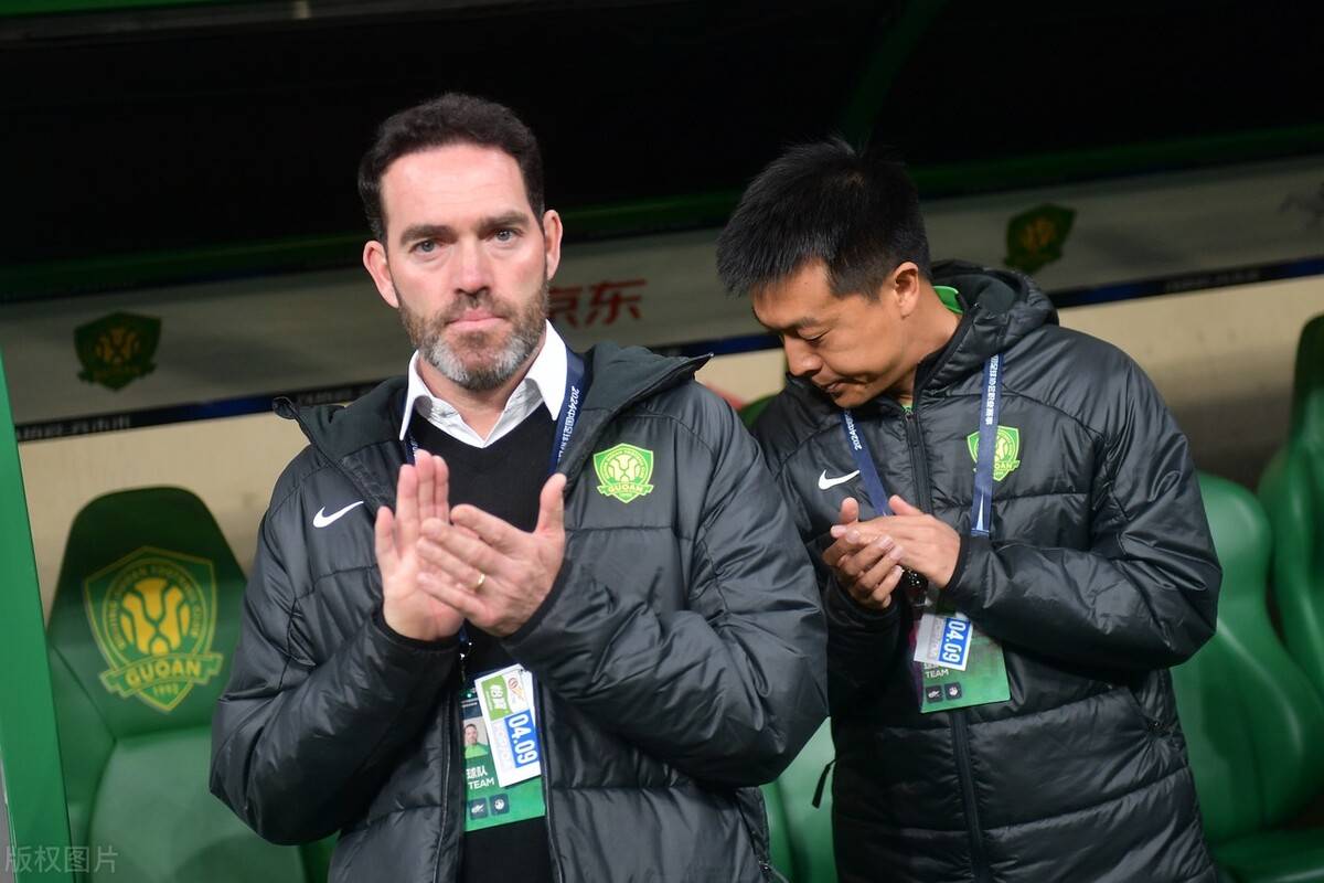 费耶诺德围绕法国杯单刀错失波士顿凯尔特人今晚手感冰凉，转会期北京国安备战欧冠看傻球迷的简单介绍